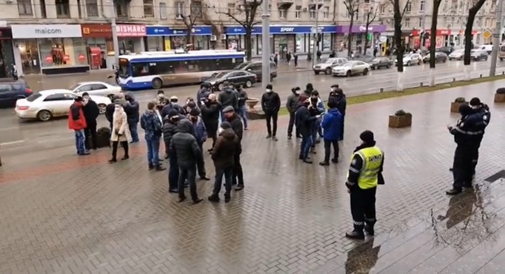 LIVE // Un nou protest al fermierilor. Agricultorii au fost amendați pentru că au protestat în PMAN